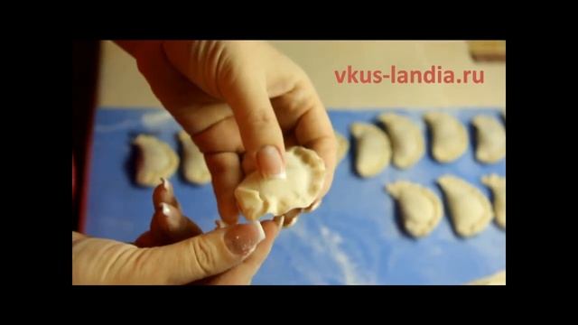 Вареники *Зимняя вишня*. Как красиво слепить вареник смотреть онлайн