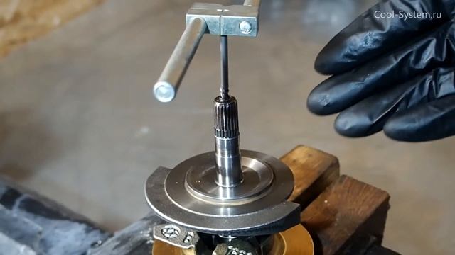 Экстрактор для выкручивания сломанных болтов или как воскресить вал компрессора! смотреть онлайн