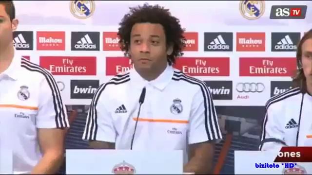 Смех+Криштиану+и+Марсело+на+пресс конференции%21 смотреть онлайн