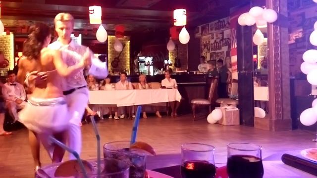Kizomba and Semba. Dmitriy Novikov and Valeriya Sveshnikova 5 years - cubanostyle Sevastopol. смотреть онлайн
