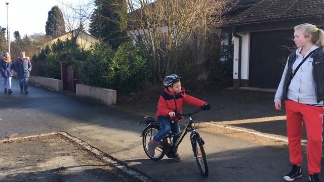 Открытие сезона на велосипеде смотреть онлайн