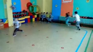 Подвижная игра «Хвостики»