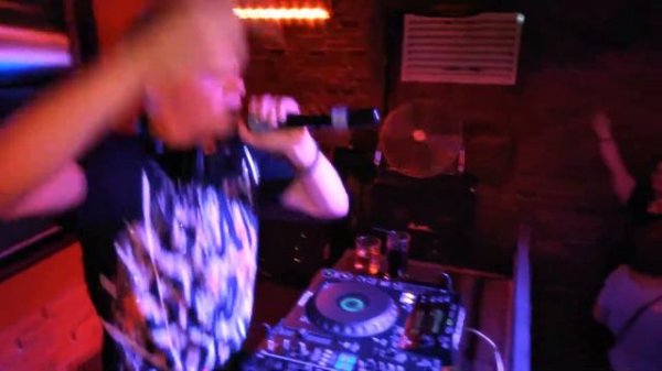 DJ Rublev in Rossis club