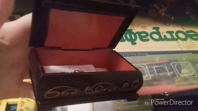 Ура новое видео!!!Что находится в моей школьной полке смотреть онлайн