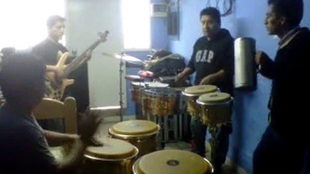 ensayo percusion y bajo para la marca MEINL смотреть онлайн