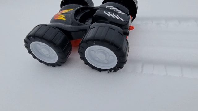 Катаемся по первому снегу смотреть онлайн