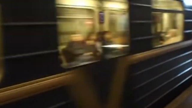 Троицкая линия метро и новый поезд Москва-2024 смотреть онлайн