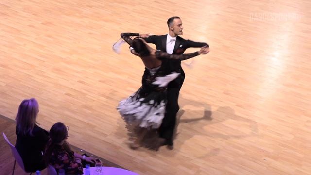 Igor Kruglov - Ekaterina Kazmirchuk RUS | English Waltz | WDSF World Open Standard | PODF 2018 смотреть онлайн