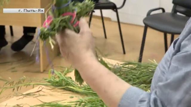 Рукодельница из Пыть-Яха создала танцующих кукол из соломы смотреть онлайн