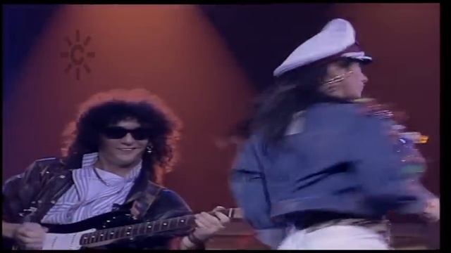 Sabrina canta Boys смотреть онлайн