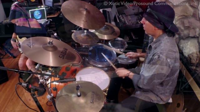 "Pink Panther Theme" bass cover feat. Tanya O'Callaghan смотреть онлайн