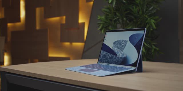 Обзор Surface Pro 9 5G (ARM) и Pro 9 (Intel) смотреть онлайн