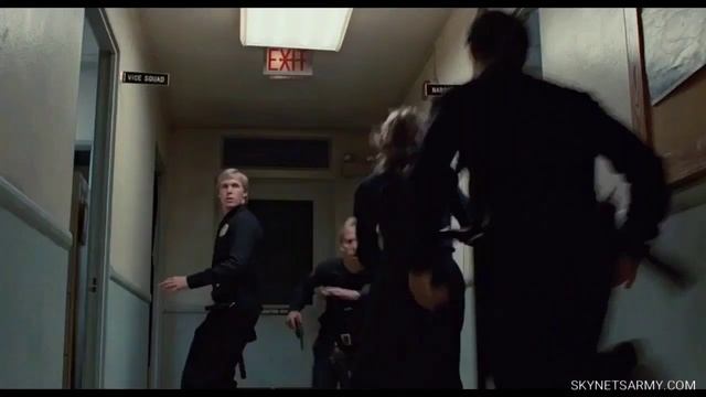 TERMINATOR x 2! Arnold Schwarzenegger and Summer Glau Police Station shootout in The Terminator. смотреть онлайн