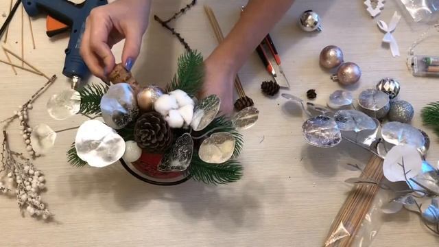 Новогодняя композиция в чайнике | чудесная композиция своими руками | Christmas decor смотреть онлайн