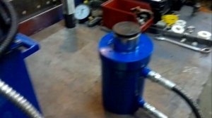 Принцип работы станции с двусторонним гидроцилиндром