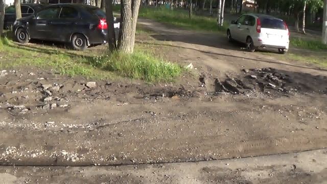 Ремонт дорог в Эжве. Одно ремонтирует, другое разрушают смотреть онлайн