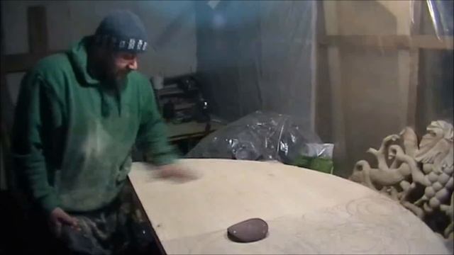 Стираем рисунок на заготовке используя дрель и наждачный круг смотреть онлайн