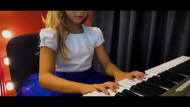 Калиста с братом поздравляют папу с днём его рождения (мой отец Roza Filberg) смотреть онлайн