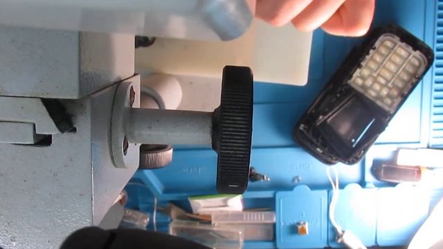 Замена mini usb Разйома на стареньком МТС 252 смотреть онлайн