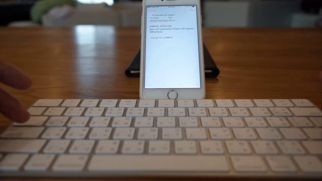 Review Apple Magic Keyboard paired with iPhone смотреть онлайн