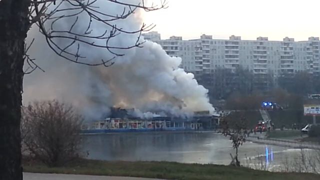 Пожар в ТЦ Каспий 2 смотреть онлайн