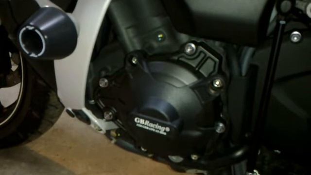 Yamaha R1 2011 Review Part 1 + Akrapovic Full Exhaust sound (Обзор) смотреть онлайн