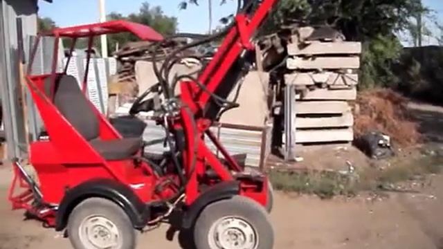 №3 САМОДЕЛЬНЫЙ ТРАКТОР ПОГРУЗЧИК.Модель №3 / с челюстным ковшом. смотреть онлайн