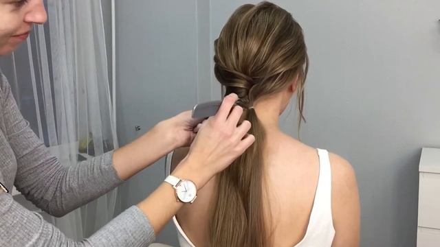 Текстурный хвост из прямых волос, прически без накрутки | Textured straight hair ponytail смотреть онлайн