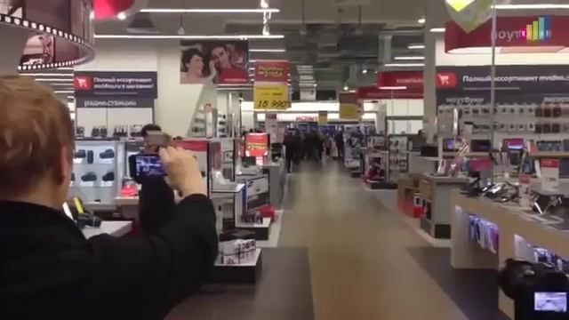 Потрясающий флешмоб студентов Гнесинки в магазине М видео ! смотреть онлайн