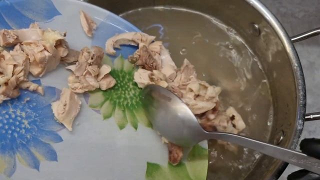 САМЫЙ ВКУСНЫЙ И ПРОСТОЙ СУП с Курицей и Сыром! Брокколи фасоль и сыр! смотреть онлайн