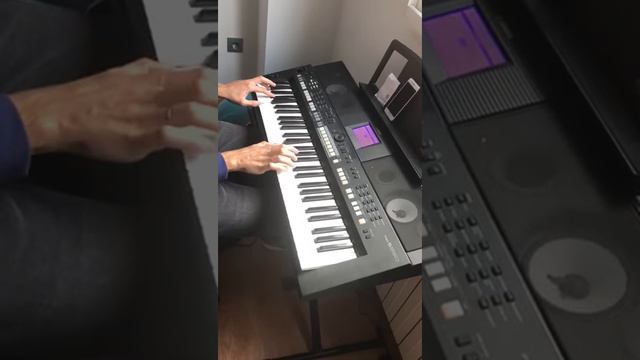 Tango Yamaha Psr S650