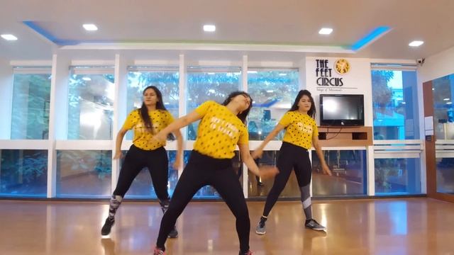 Ek Do Teen | Baaghi 2 | Dance Fitness | Zumba Dance Routine | The Feet Circus смотреть онлайн