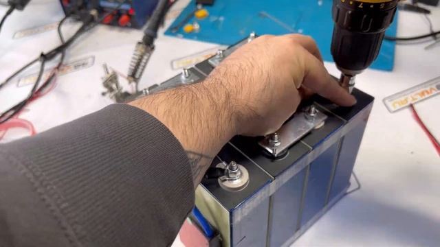 Сборка Аккумулятора Lifepo4 12v 120ah смотреть онлайн