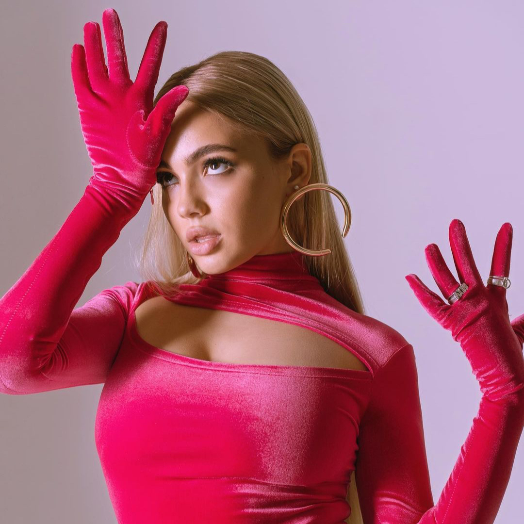 Karna-val-tik-tok-podborka-lucsix-video-s-valey-karnaval-iz-tik-tok-va_(videomega.ru).mp4