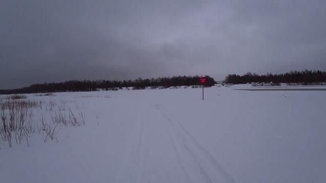 Живу в деревне. Сходил в магазин. Река ещё открыто. Дорогу к острову замело. смотреть онлайн
