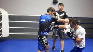 ТОП-3 комбинации для низкорослого бойца или как подобраться к высокому оппоненту.