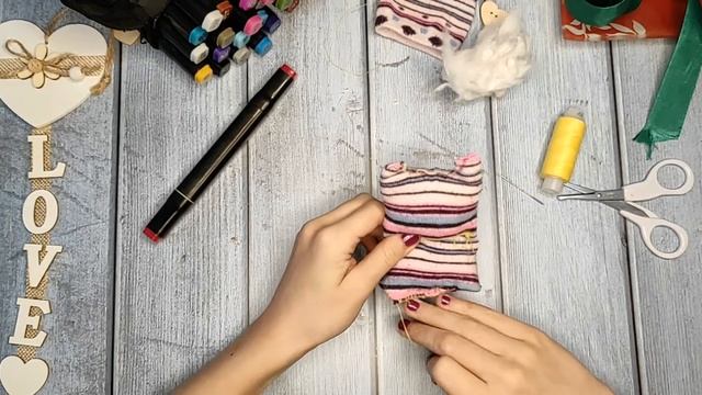 Шьем игрушки котята игольницы из старых носков. Рубрика сделай сам своими руками!! смотреть онлайн