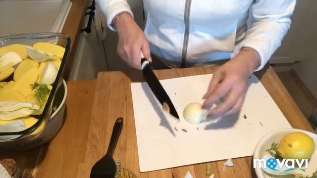 Нежнейшая рыбка , запечённая на овощной подушке . Пальчики оближешь! смотреть онлайн