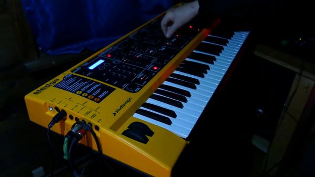 Studiologic Sledge: Microtonal Arp Demo (patch 285 "Gimme 1/4") смотреть онлайн