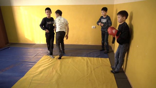 Фонд Болата Назарбаева кому помогает? смотреть онлайн