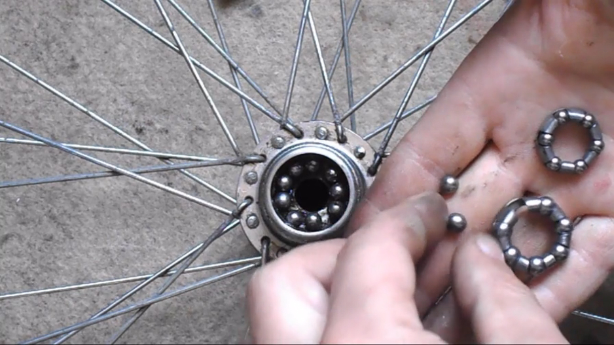  Сколько шариков в переднем и заднем колесе велосипеда, диаметр шариков. 