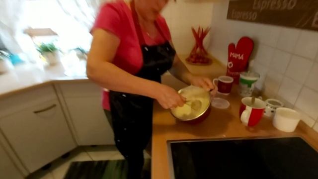 Вкусные, пышные оладушки на кефире за 15 минут смотреть онлайн