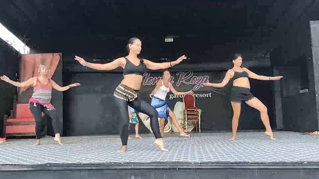 Разминка. Восточные танцы. FitDance Tour , Турция смотреть онлайн