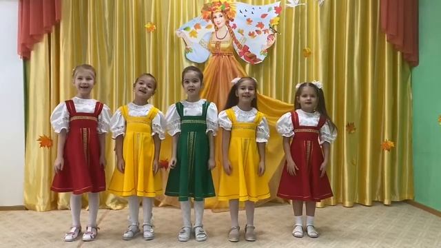 "Частушки-топотушки", исполняет вокальный коллектив "Лучики" смотреть онлайн