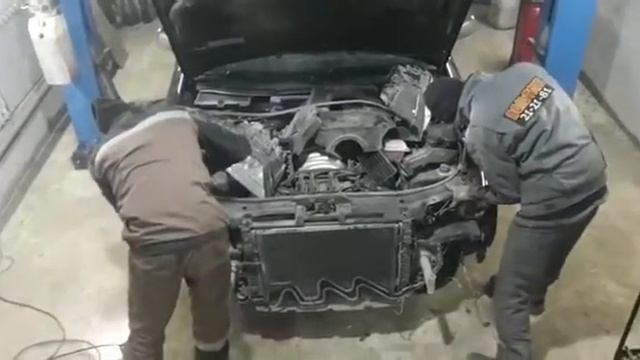 Снятие генератора Audi A6 смотреть онлайн