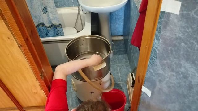 Окончание стирки и полоскания в стиральной машине "Рига-17" 1983 года выпуска. Часть 3 смотреть онлайн