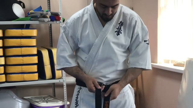 Как ПРАВИЛЬНО завязать пояс ? смотреть онлайн