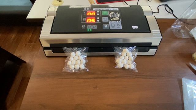 ВАКУУМИРУЕМ КУРТ! ВАКУУМНЫЕ ПАКЕТЫ! ВАКУУМНЫЙ УПАКОВЩИК!