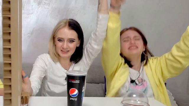 Мама Против Детей! Забрала весь Фастфуд! Телепатия Челлендж! смотреть онлайн