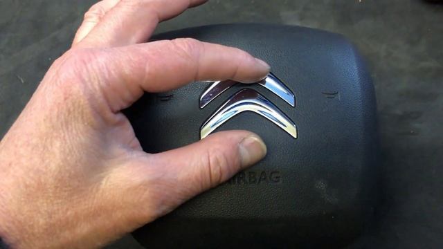Citroen C3 Airbag test + repair fault code B0001 with SRS Assist (Resistor bypass box) смотреть онлайн